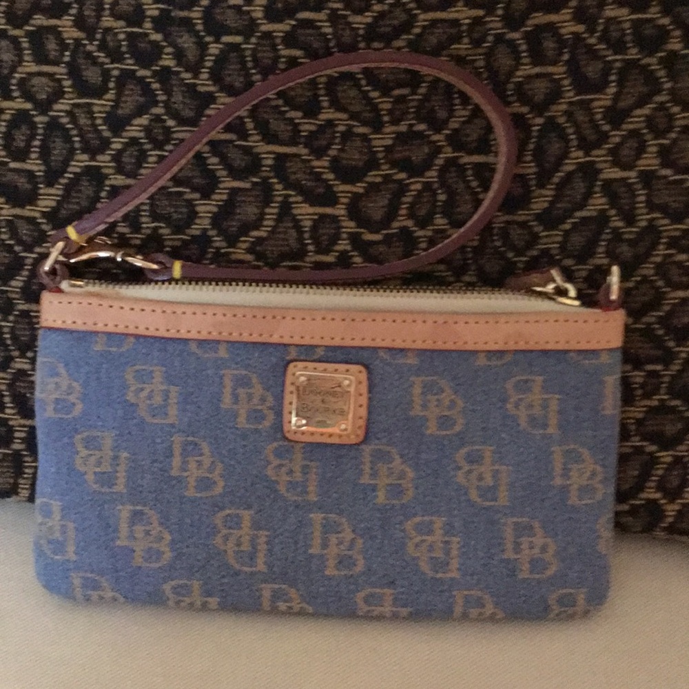 Dooney & Bourke wristlet!